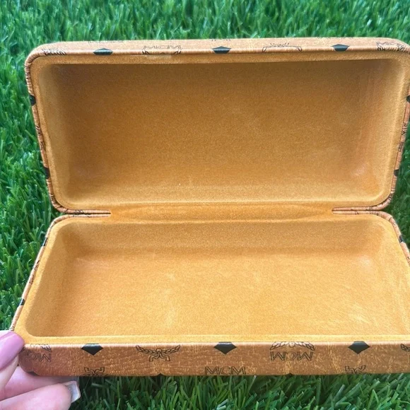MCM Sunglass case - Picture 2 of 4